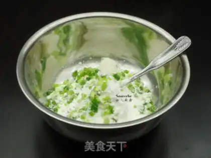 Make Cracker onions step 1