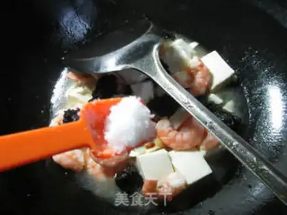 Make Crayfish tofu step 7