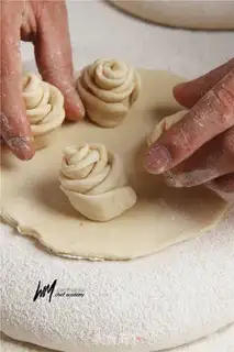 Make Rose roses and bread step 11