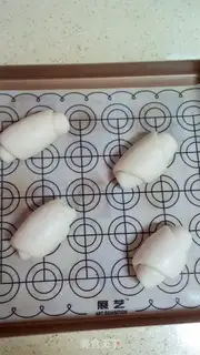 Make Cranberry rolls step 7