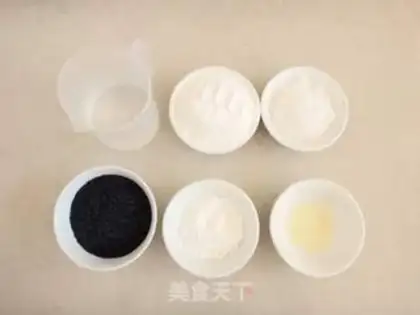Make Black Sesame Roll step 0