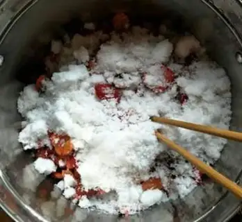 Make Homemade mountain sauce step 2