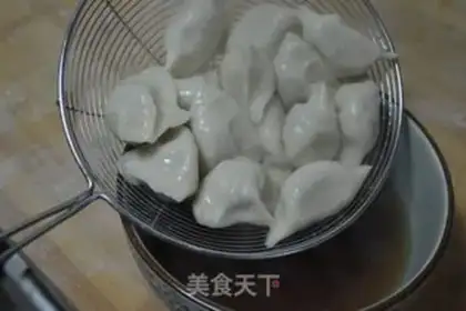 Make Beef acid soup dumplings step 18