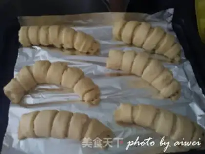 Make caterpillar bread step 10
