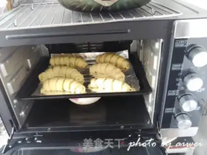 Make caterpillar bread step 11