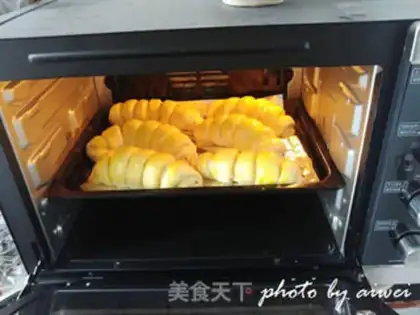 Make caterpillar bread step 13