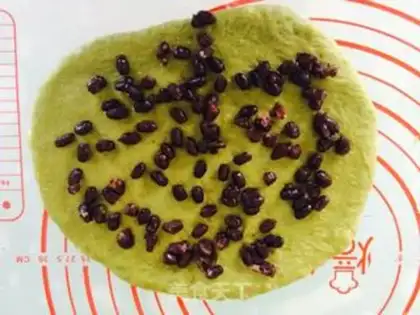 Make Hokkaido rubs tea and beans and toast step 5