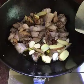 Make Sprayed spicy fried duck step 2