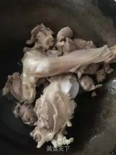 Make Tasty lamb soup step 1