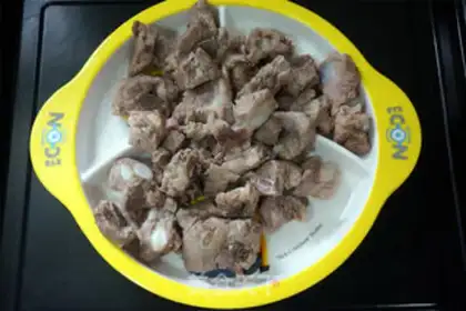 Make Fresh chestnut chop soup step 2