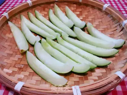 Make cucumber pickles step 0
