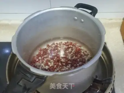 Make Soybeans soup step 1