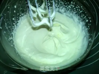 Make A flower cake: a snow rabbit step 5