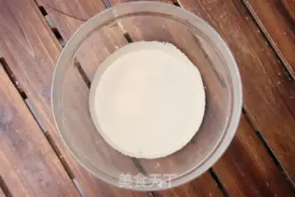 Make Mini-coconut rolls step 2