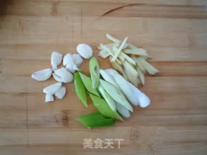 Make Soy sauce and fish step 1