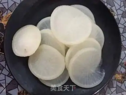 Make The radish greasy crumb step 0