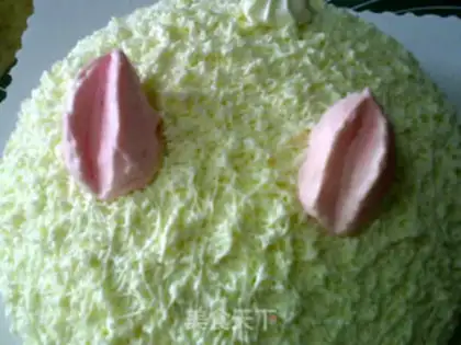 Make A flower cake: a snow rabbit step 16