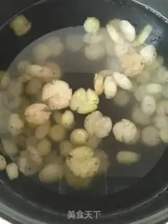 Make Pyramid soup step 1