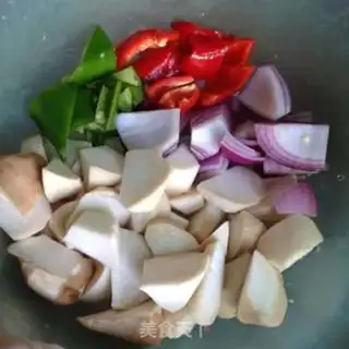 Make Three apricot mushrooms step 1