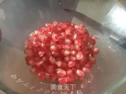 Make Pomegranate juice step 2