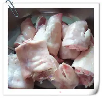 Make Red burning pig hoof step 0