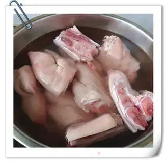 Make Red burning pig hoof step 1