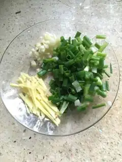 Make Golden pins and mushroom beef soup step 2