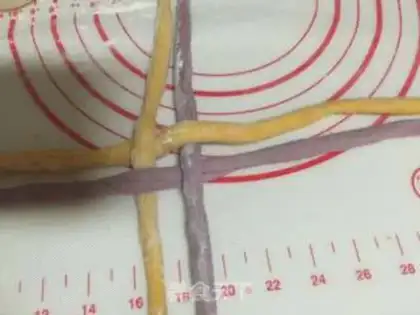 Make Color embroidery ball buns step 5
