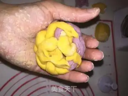 Make Color embroidery ball buns step 9