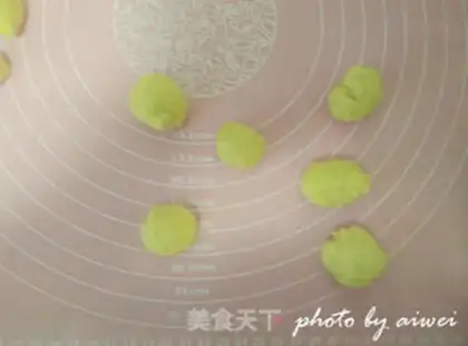 Make caterpillar bread step 4