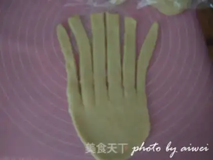Make caterpillar bread step 6