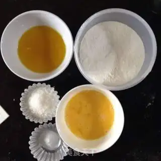 Make Peanut souffle step 1