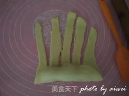 Make caterpillar bread step 8