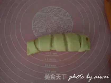 Make caterpillar bread step 9