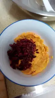 Make The sweet potatoes squeeze the bread step 3