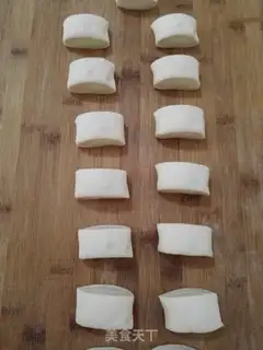 Make An egg and water bun step 6