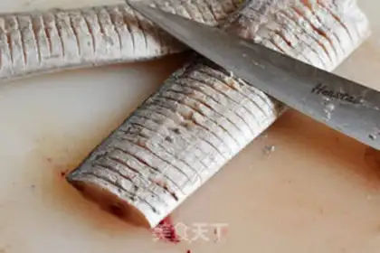 Make Red-fried fish step 1