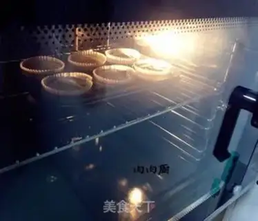 Make Soft, delicate cupcakes step 16