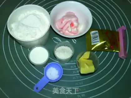 Make Little roll of cream step 0