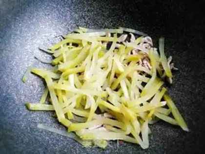 Make Squeeze and fried meat step 7