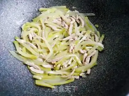 Make Squeeze and fried meat step 8