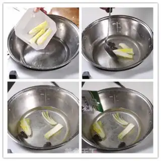 Make The ginseng soup and the cucumber step 2