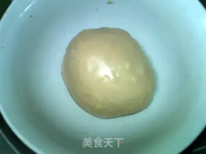 Make Little roll of cream step 4