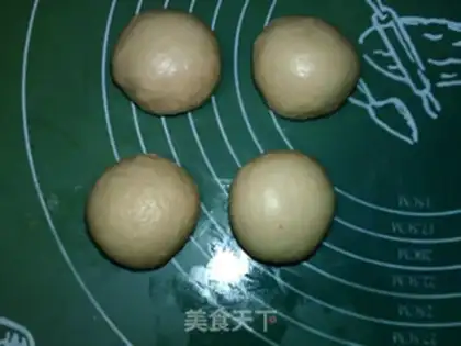 Make Little roll of cream step 6