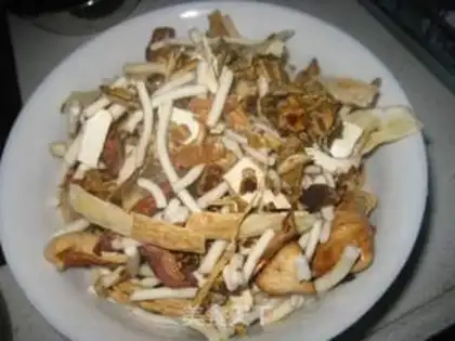 Make Weed pig hoof soup step 2