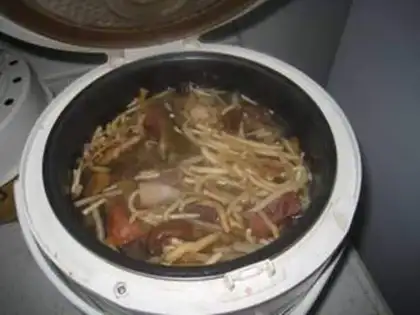 Make Weed pig hoof soup step 4
