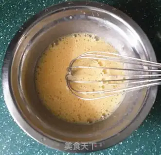 Make Rich gold pine rolls step 1