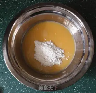 Make Rich gold pine rolls step 2