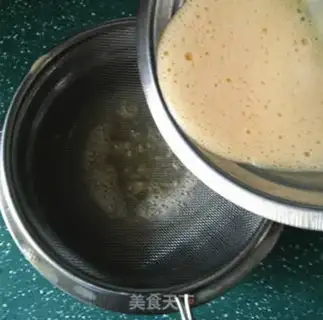 Make Rich gold pine rolls step 3