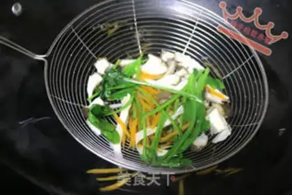 Make Vegetable shrimp cake step 0